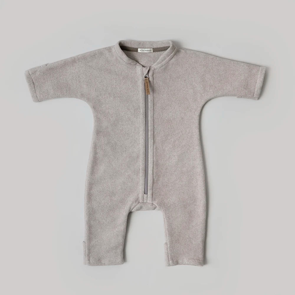Overall aus Bio-Baumwollfleece in Beige, Vorderansicht