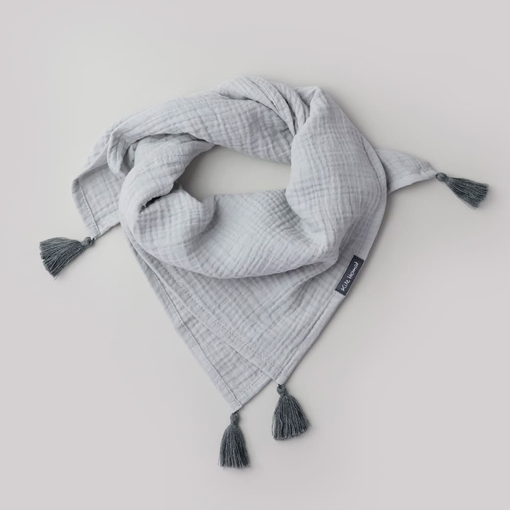 Weiches Musselin Tuch aus 100% Bio-Baumwolle für Kinder und Erwachsene in Light Grey/Dark Grey (Gr. M-L). 