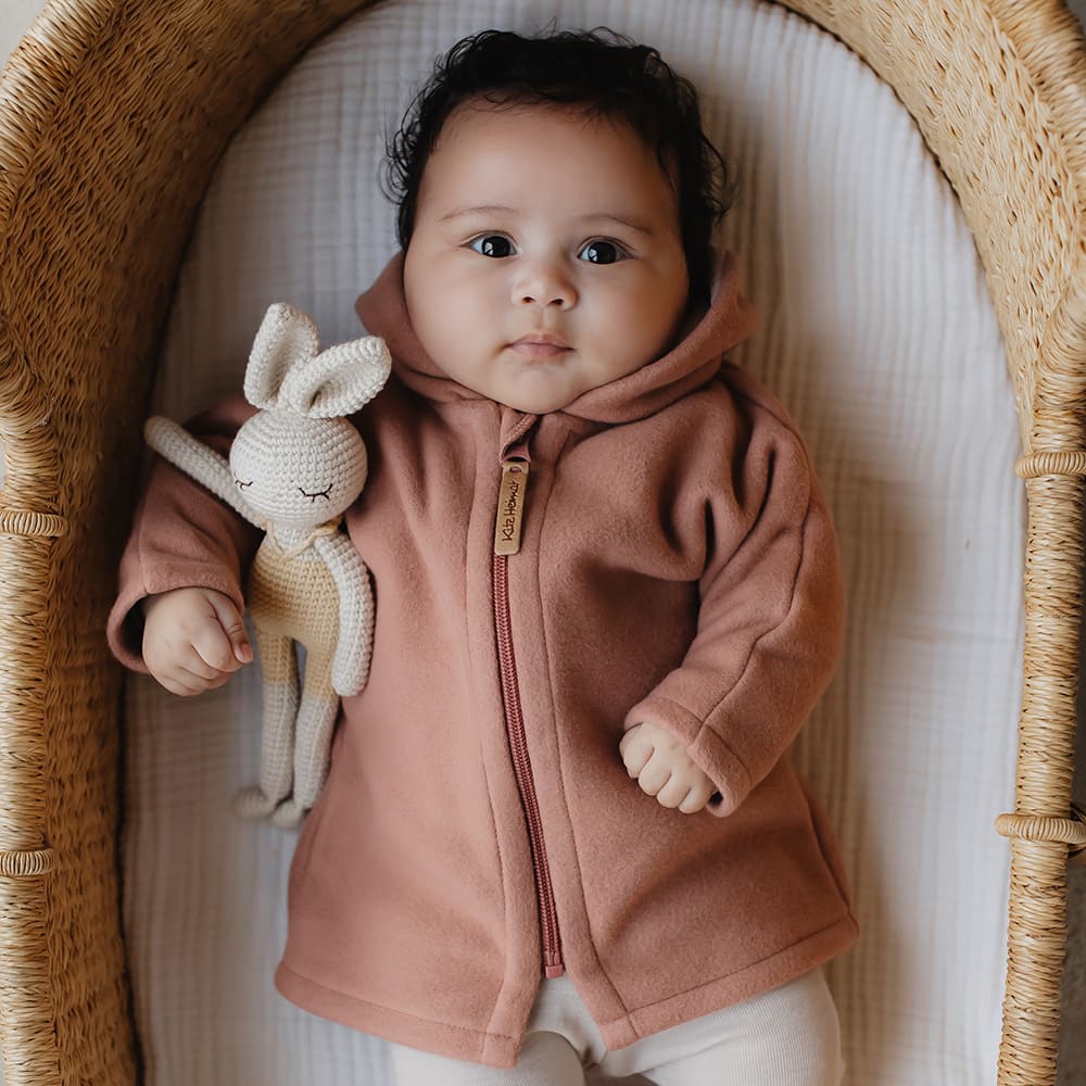 Jacke JUNI in Dusty Rose/Light Rose aus 100% Bio-Baumwollfleece für Babys und Kleinkinder (Gr. 62/68-122/128).