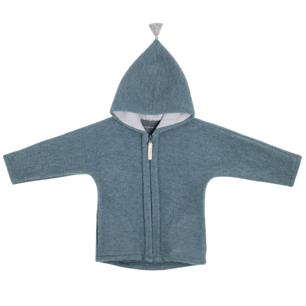 Frontansicht einer Merino Jacke mit Kaputze von Kitz Heimat in Frosty Blue/Light Grey für Babies und Kinder.